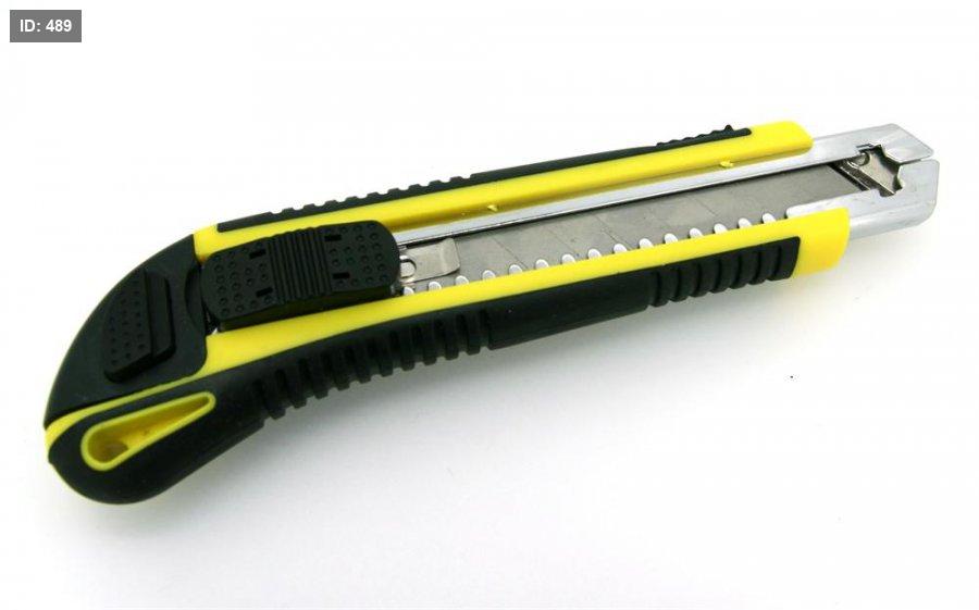 Heavy scalpel with blades