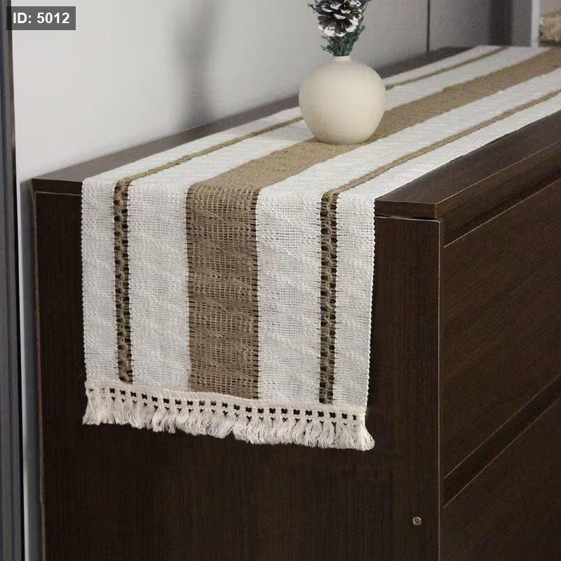 Runner woven linear tablecloth with a bohemian design