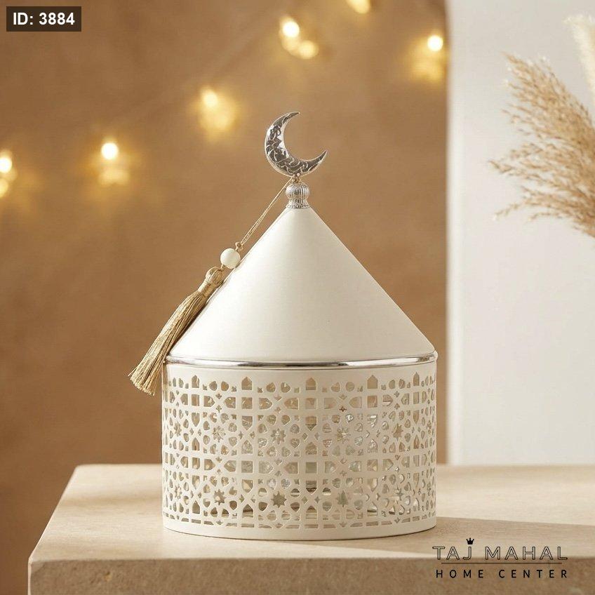 Ramadan hospitality date, made of sugar-coloured metal, decorated with oriental motifs