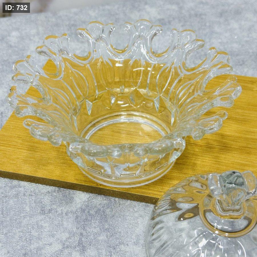 דיילת מפקחת זכוכית שקופה