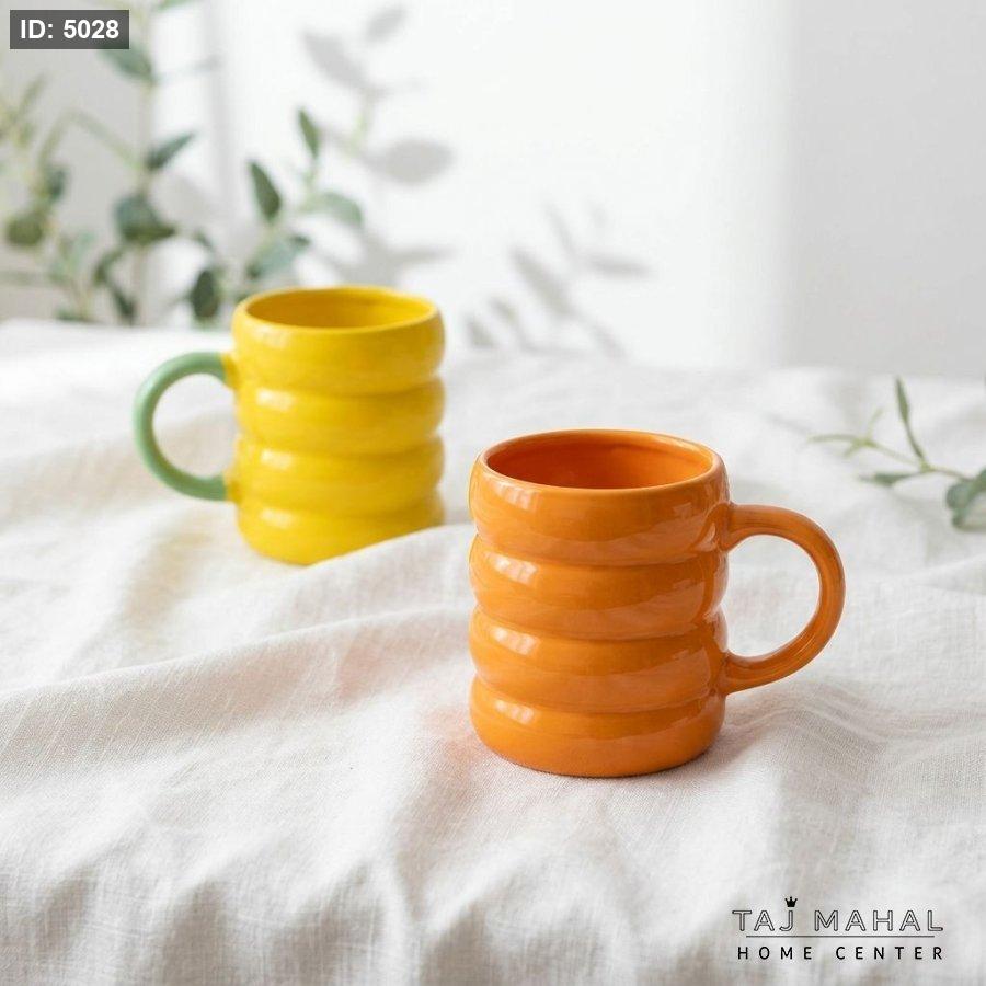 Porcelain mug with spiral design