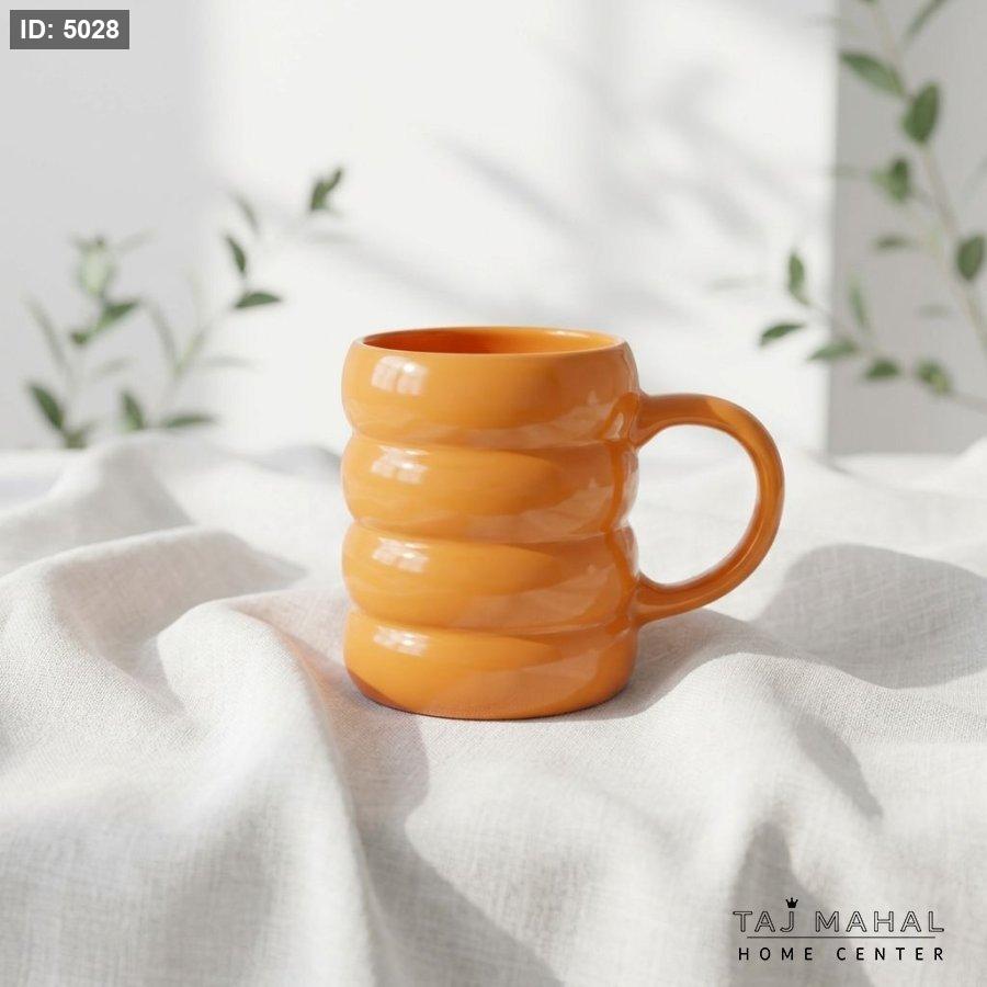 Porcelain mug with spiral design