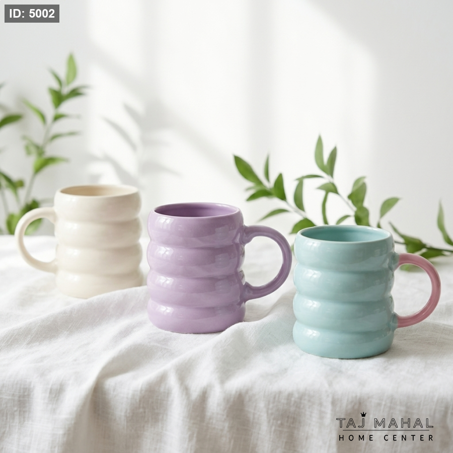 Porcelain mug with spiral design